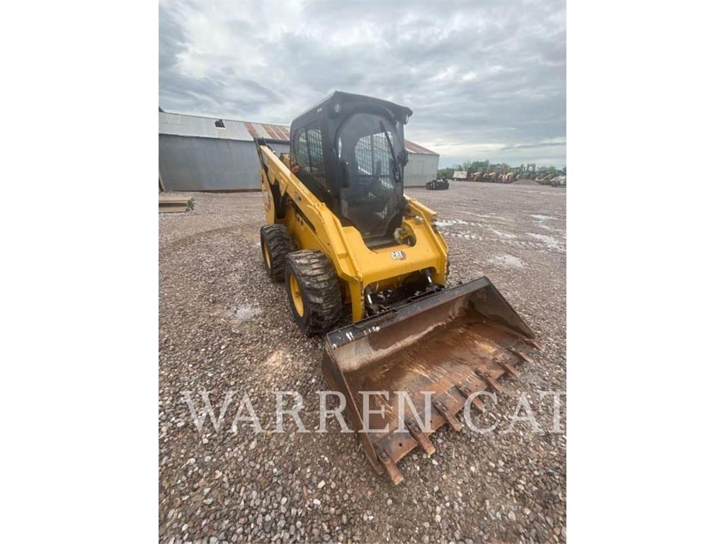 CAT 272D3 C3H3 لوادر انزلاقية التوجيه