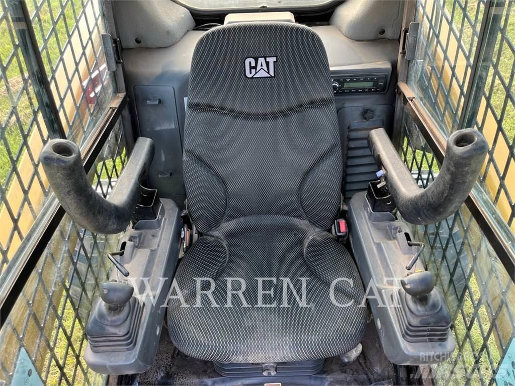 CAT 272D3 C3H3 لوادر انزلاقية التوجيه