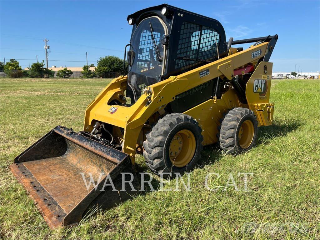 CAT 272D3 C3H3 لوادر انزلاقية التوجيه