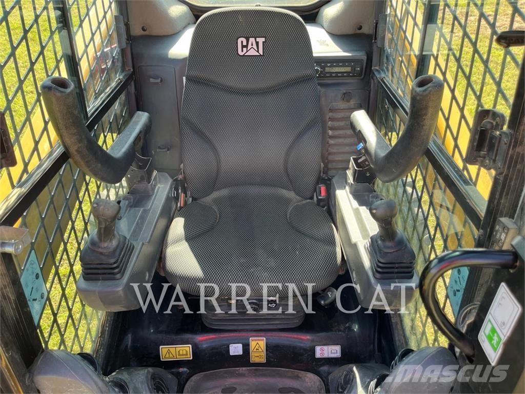 CAT 272D3 C3H3 لوادر انزلاقية التوجيه