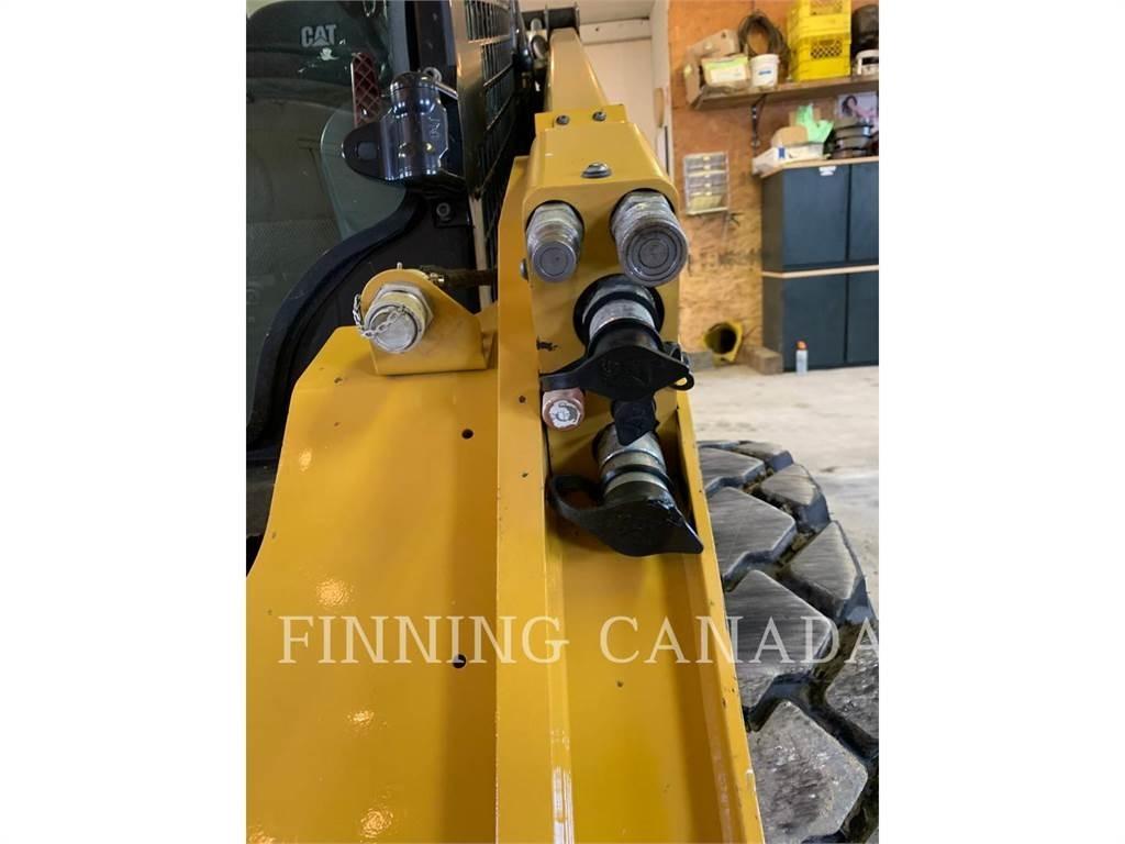 CAT 272D3 XE لوادر انزلاقية التوجيه