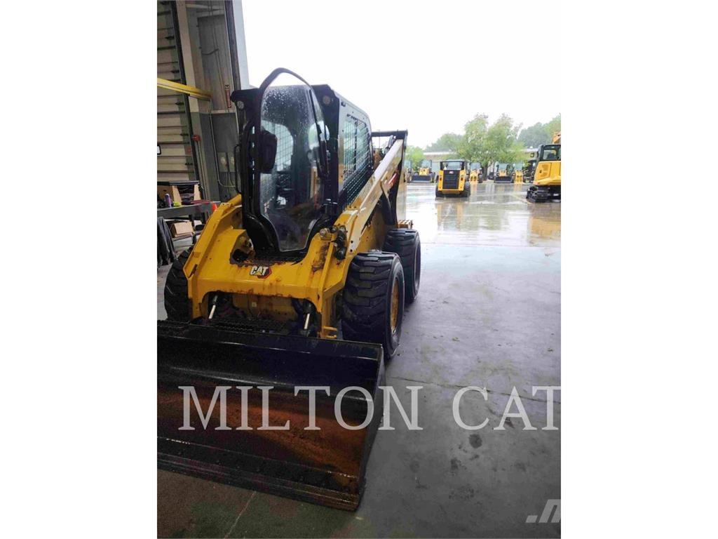 CAT 272D3 XHP لوادر انزلاقية التوجيه