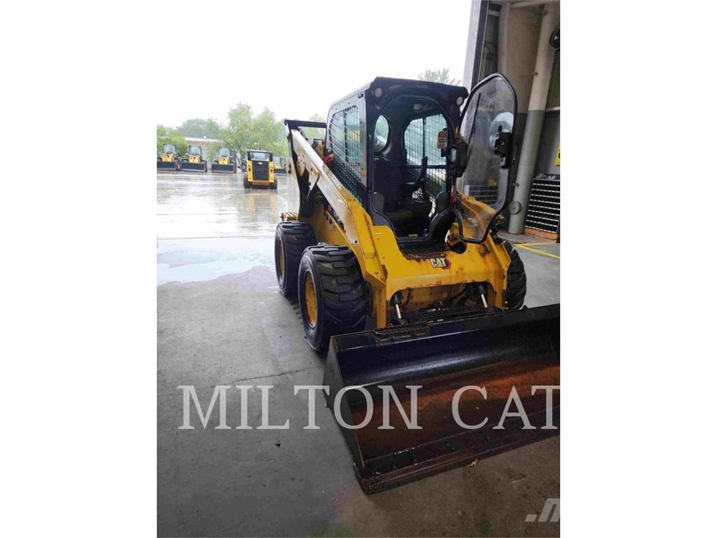 CAT 272D3 XHP لوادر انزلاقية التوجيه