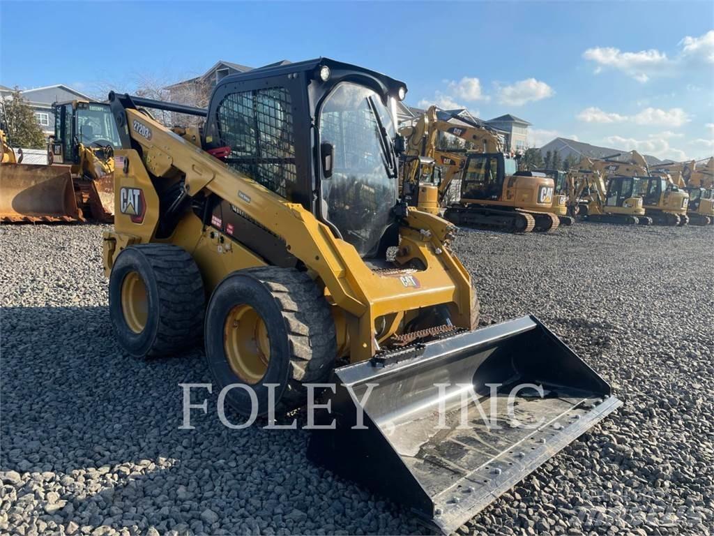 CAT 272D3XE لوادر انزلاقية التوجيه