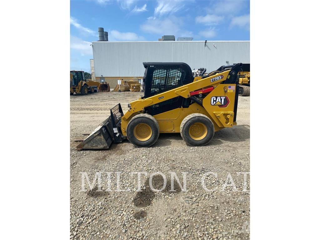 CAT 272D3XE لوادر انزلاقية التوجيه