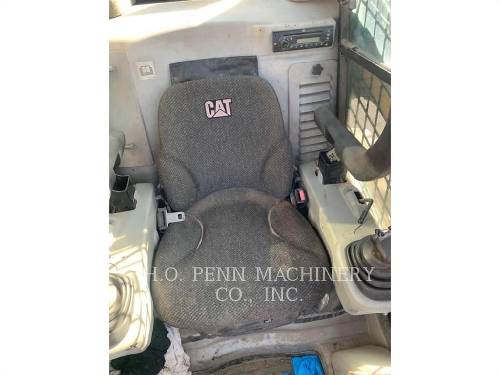CAT 272DXHP لوادر انزلاقية التوجيه
