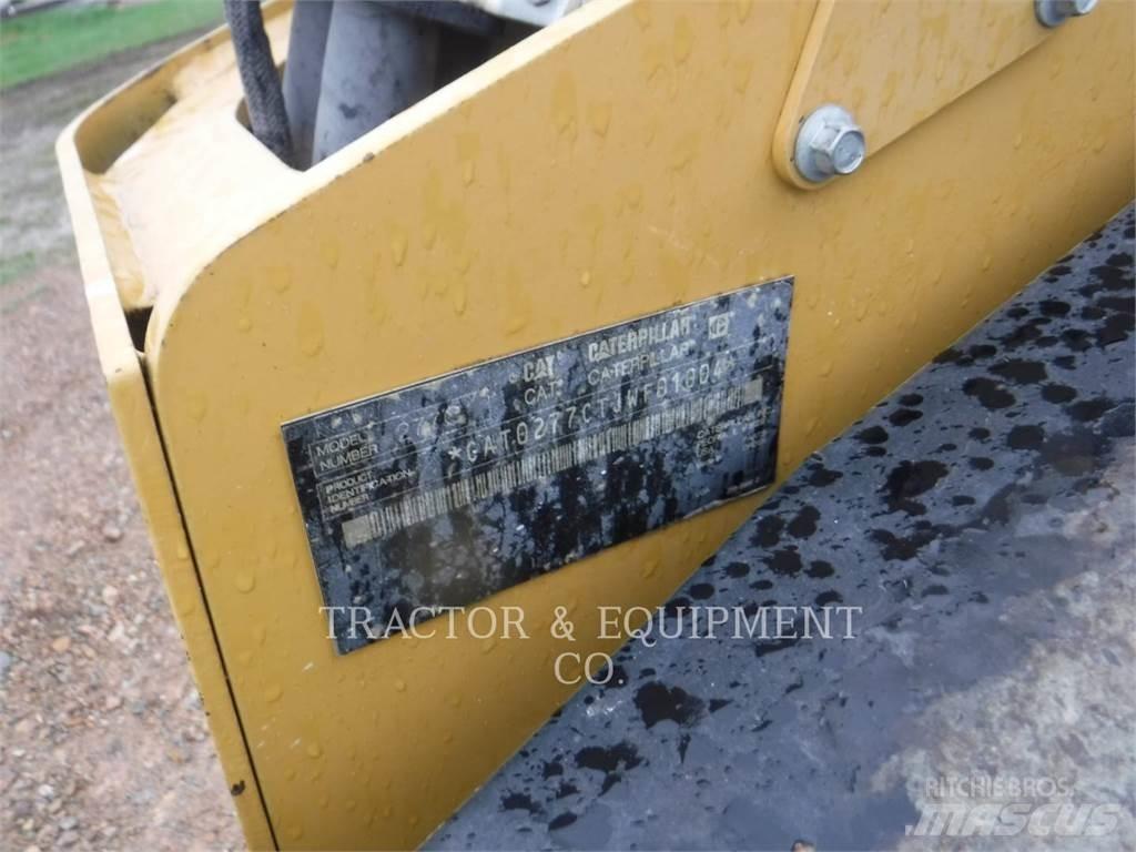 CAT 277C لوادر انزلاقية التوجيه