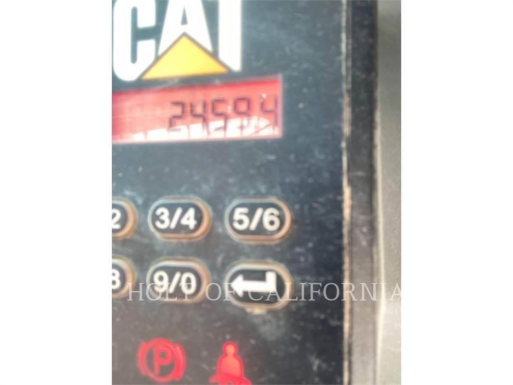 CAT 279 HF لوادر انزلاقية التوجيه