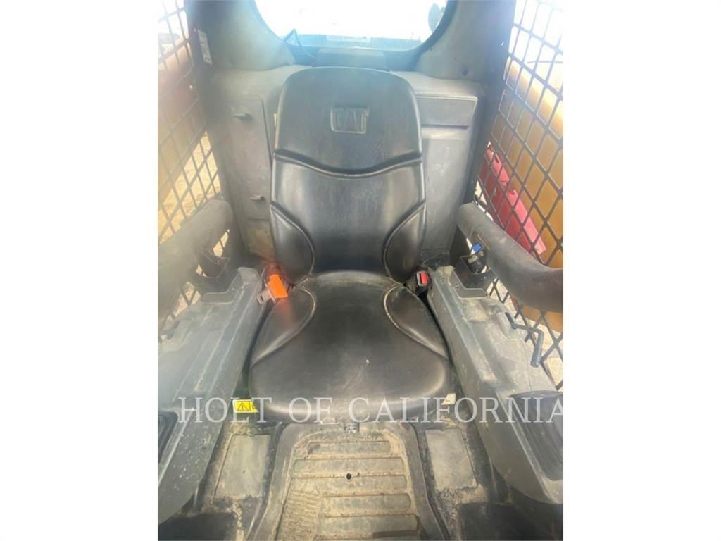 CAT 279 HF لوادر انزلاقية التوجيه