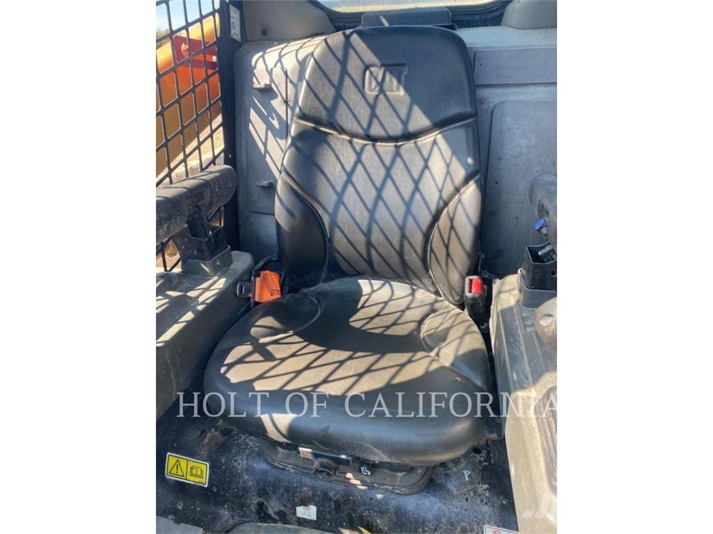 CAT 279 HF لوادر انزلاقية التوجيه