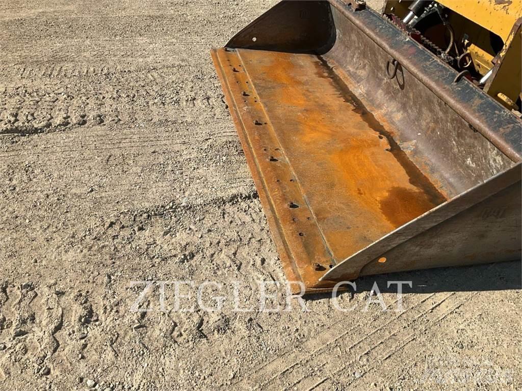 CAT 279D لوادر زحافة