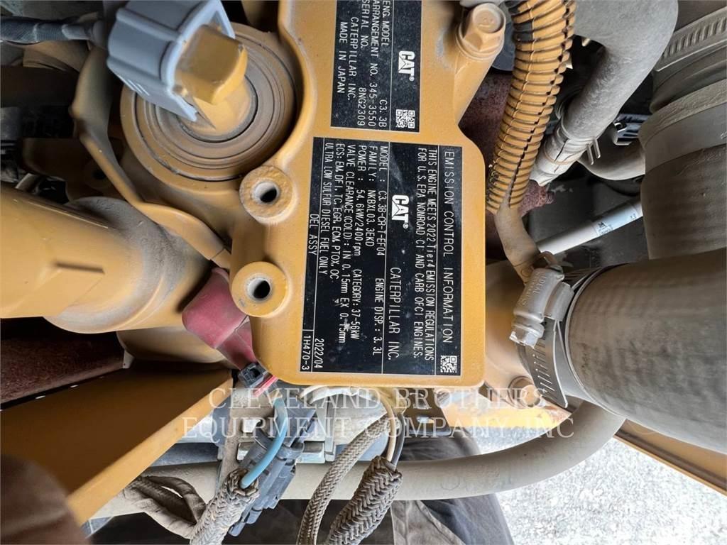 CAT 279D لوادر انزلاقية التوجيه