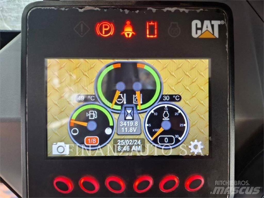 CAT 279D لوادر انزلاقية التوجيه