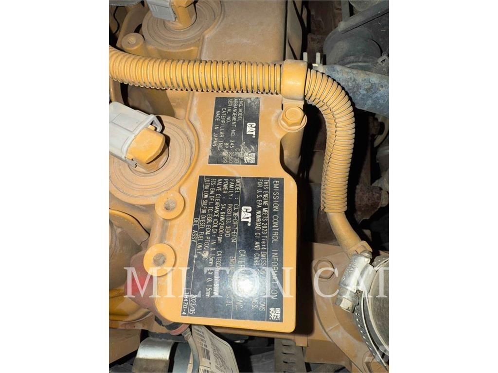 CAT 279D 3 لوادر انزلاقية التوجيه