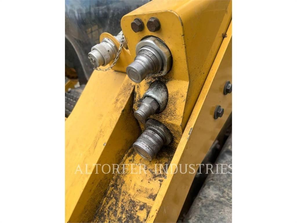 CAT 279D AIRH لوادر انزلاقية التوجيه