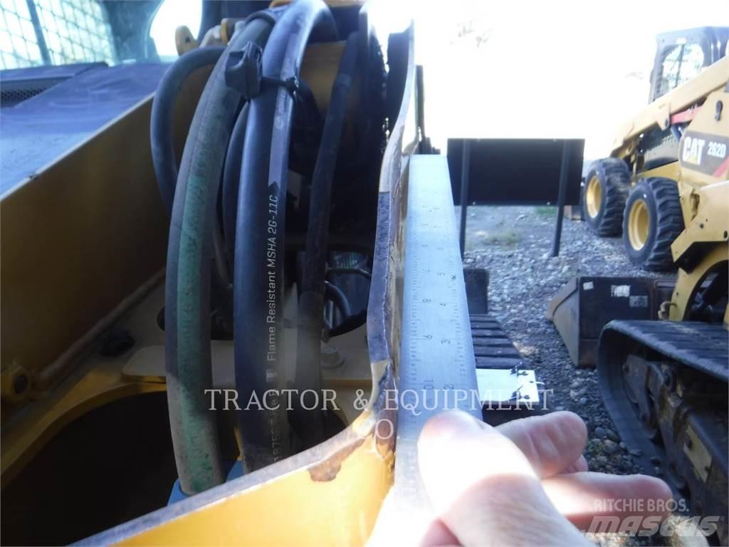 CAT 279D H2CB لوادر انزلاقية التوجيه