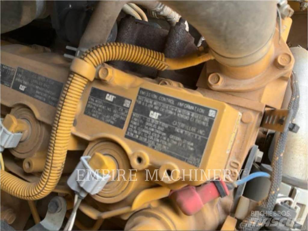 CAT 279D XPS لوادر انزلاقية التوجيه