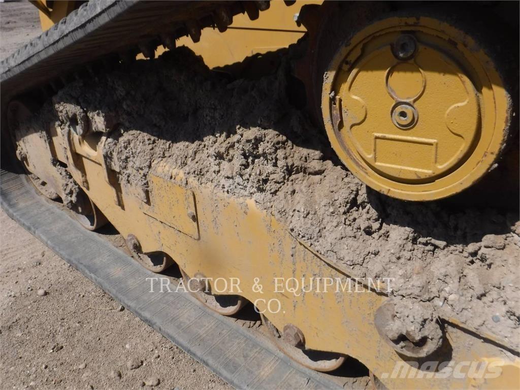 CAT 279D3 لوادر انزلاقية التوجيه