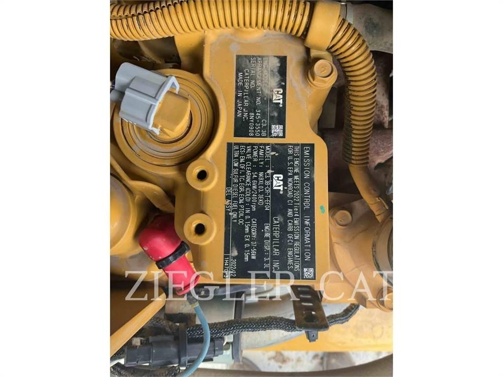 CAT 279D3 لوادر زحافة