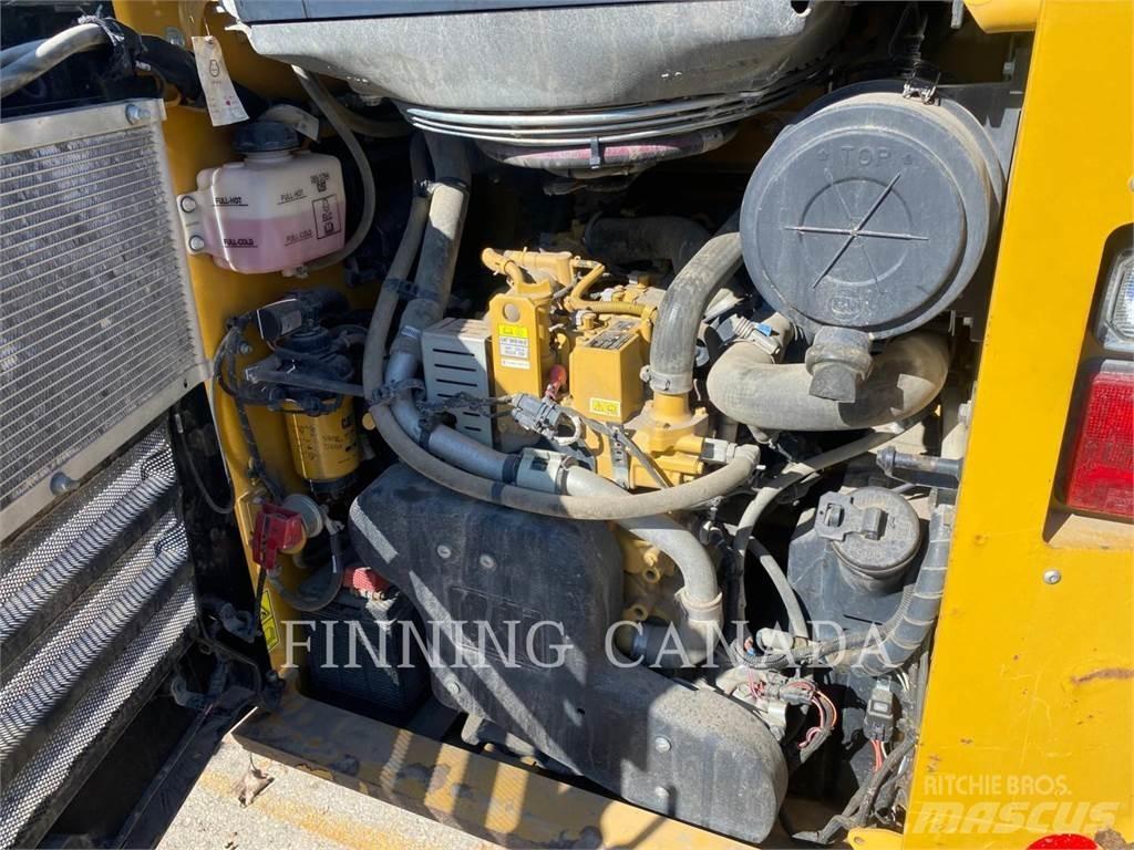 CAT 279D3 لوادر زحافة