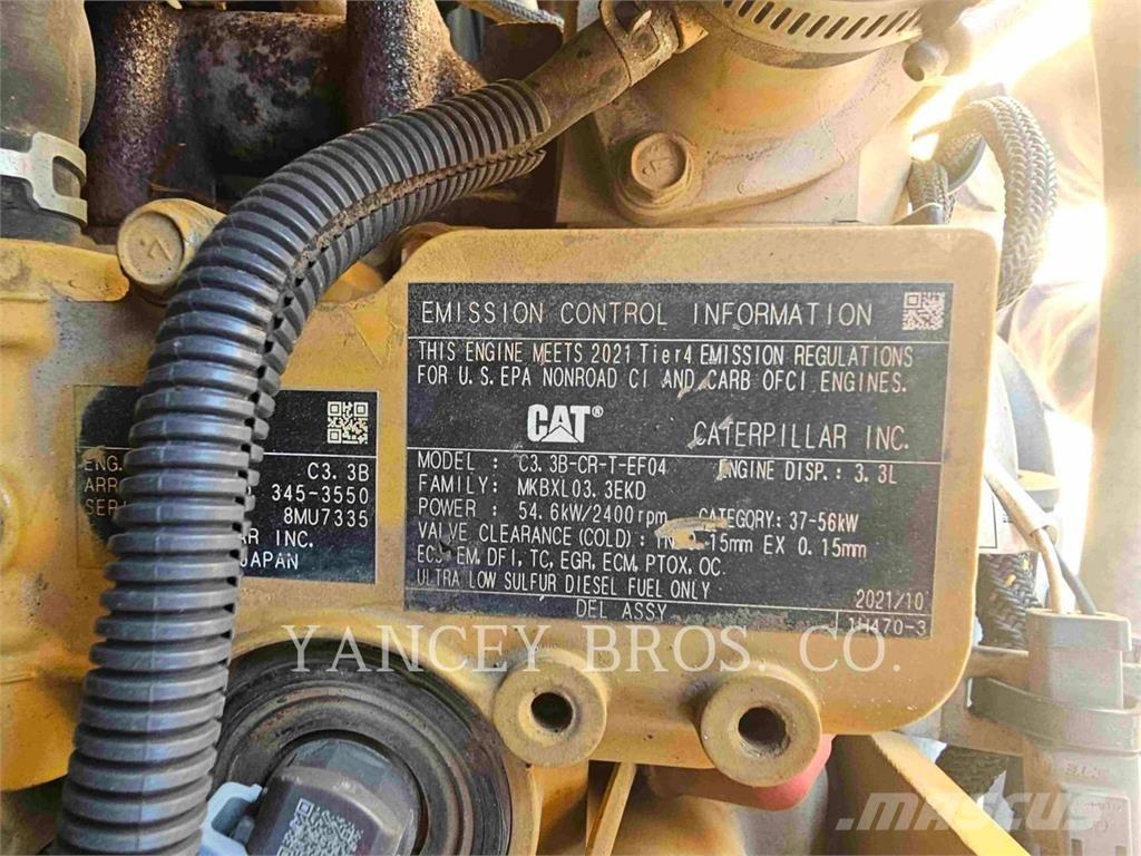 CAT 279D3 لوادر زحافة