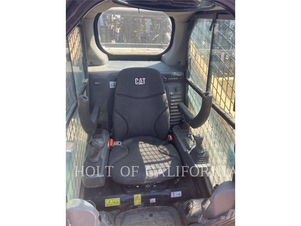 CAT 289 HF لوادر انزلاقية التوجيه