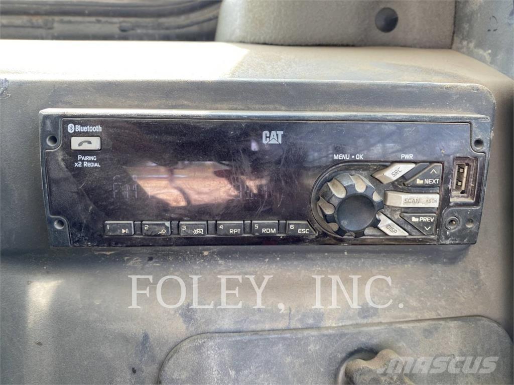 CAT 289D لوادر زحافة