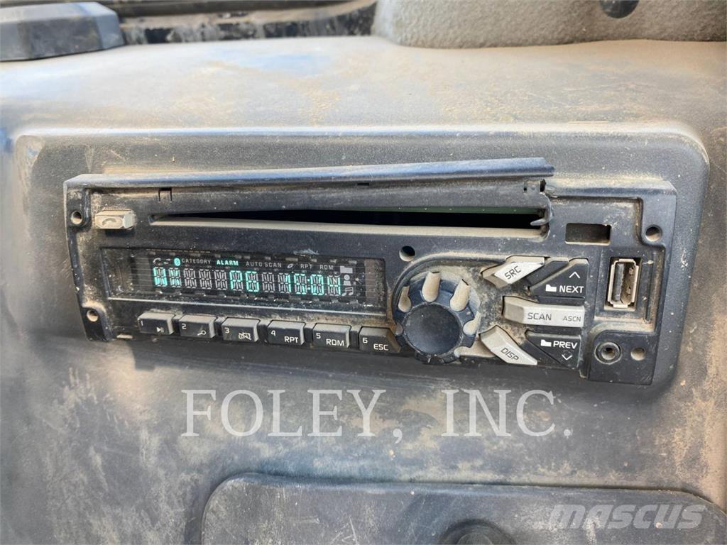 CAT 289D لوادر زحافة