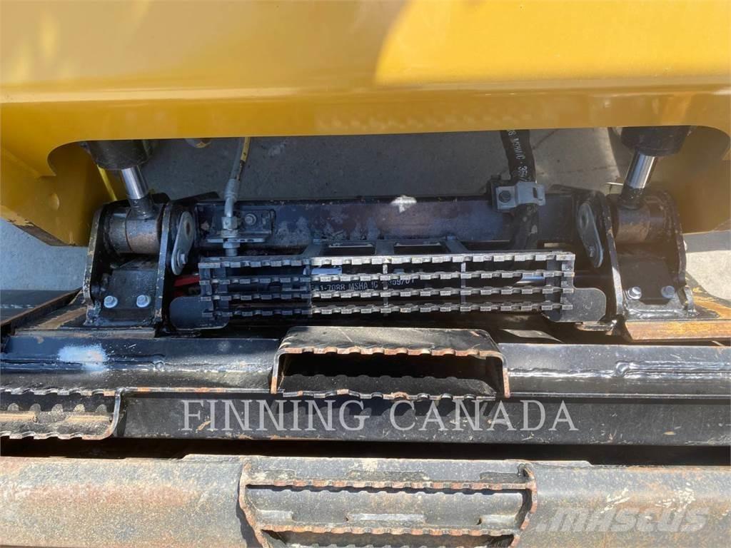 CAT 289D3 لوادر زحافة