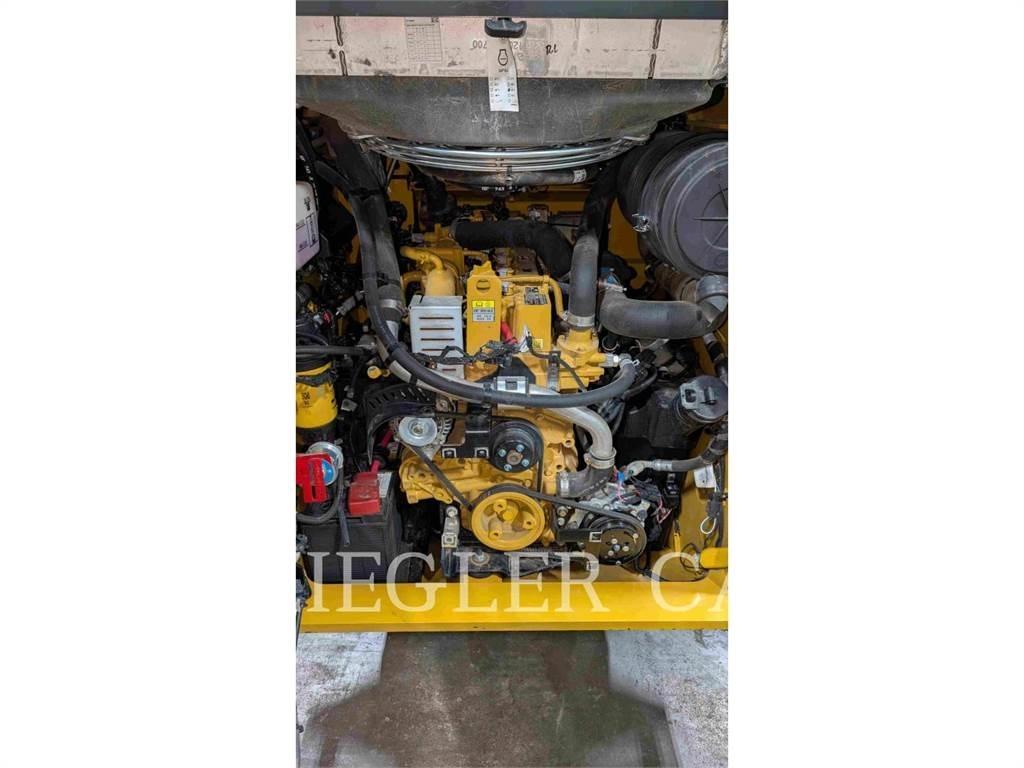 CAT 289D3 لوادر زحافة