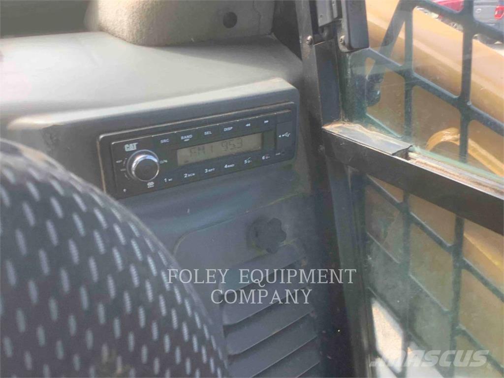 CAT 289D3STD2C لوادر انزلاقية التوجيه