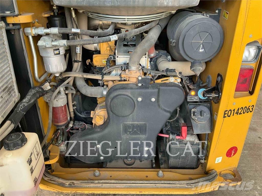 CAT 299D2 لوادر زحافة