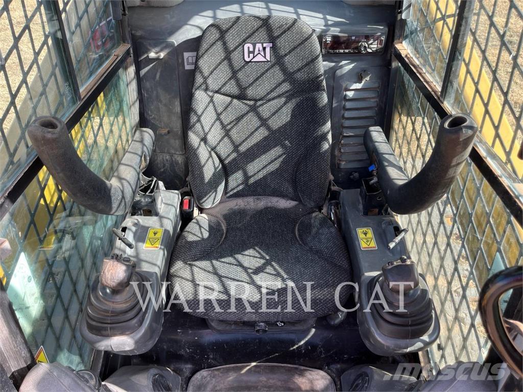 CAT 299D2 لوادر زحافة