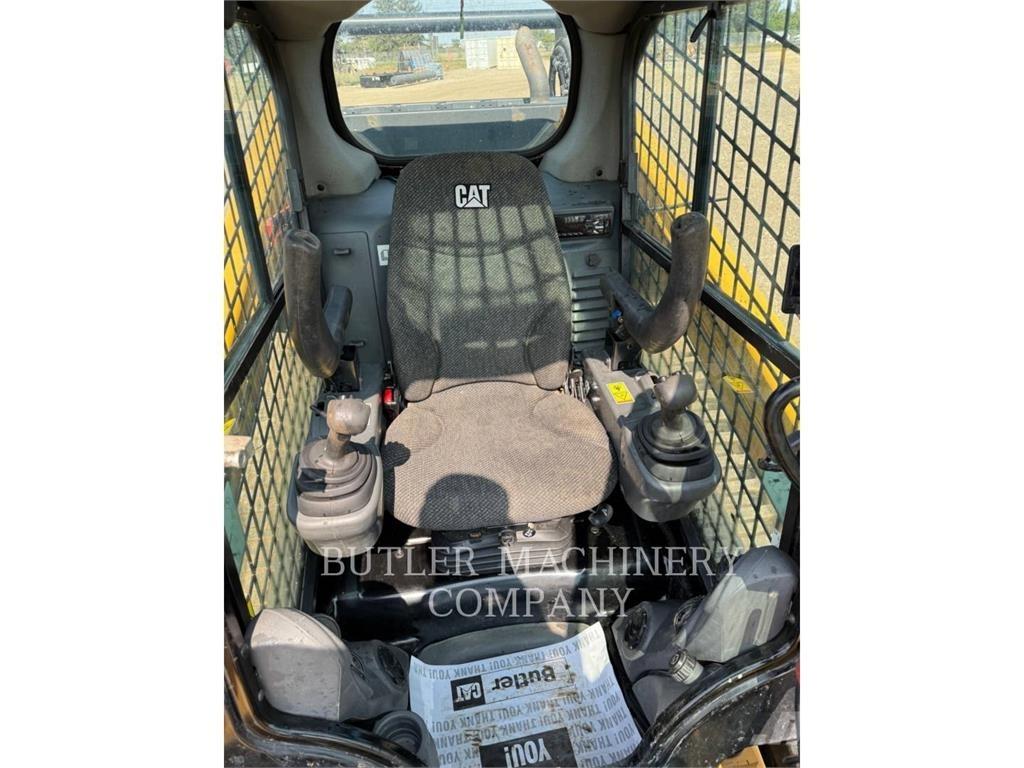 CAT 299D2 C3H3 لوادر زحافة