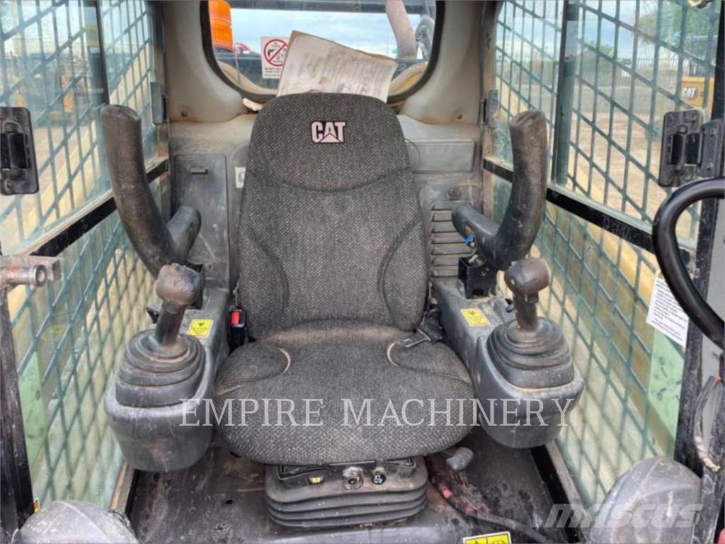 CAT 299D2 CA لوادر انزلاقية التوجيه