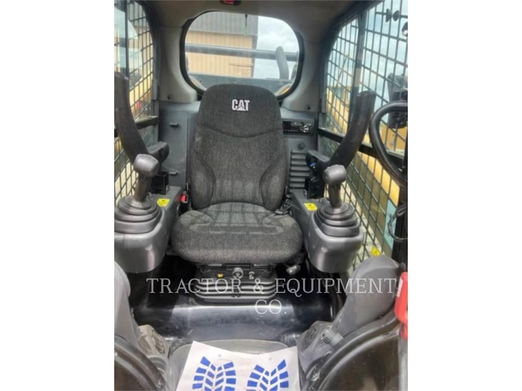CAT 299D2 XHP لوادر انزلاقية التوجيه