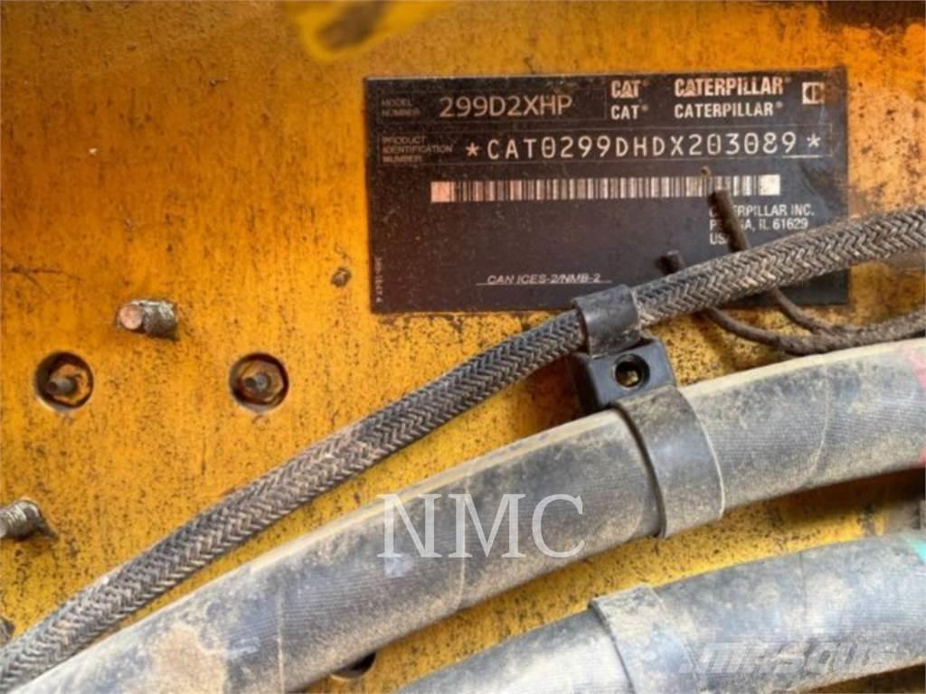 CAT 299D2 XHP لوادر انزلاقية التوجيه