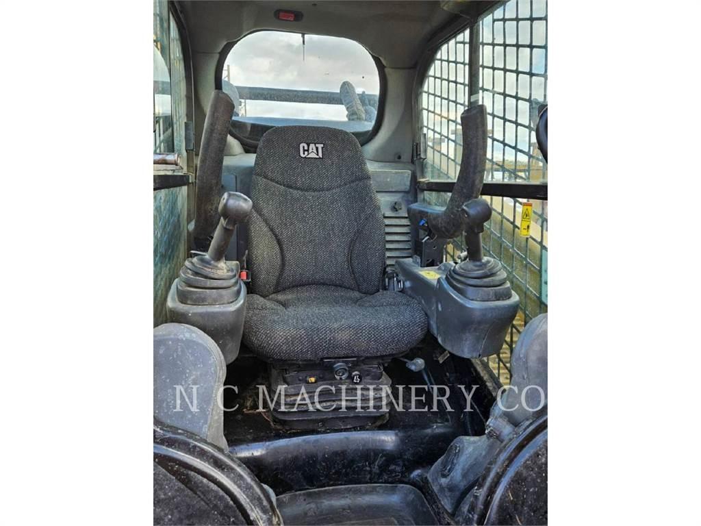 CAT 299D2 XHP لوادر انزلاقية التوجيه