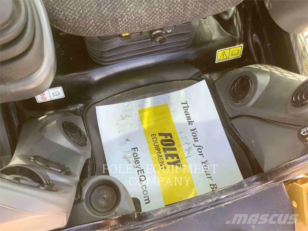 CAT 299D2XHP لوادر انزلاقية التوجيه
