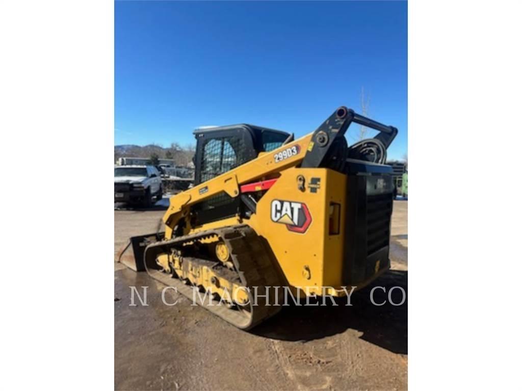 CAT 299D3 لوادر انزلاقية التوجيه