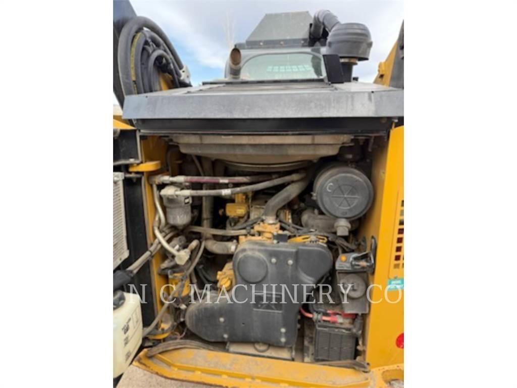 CAT 299D3 لوادر انزلاقية التوجيه