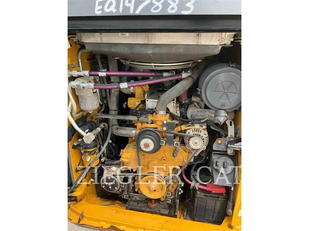 CAT 299D3 لوادر زحافة
