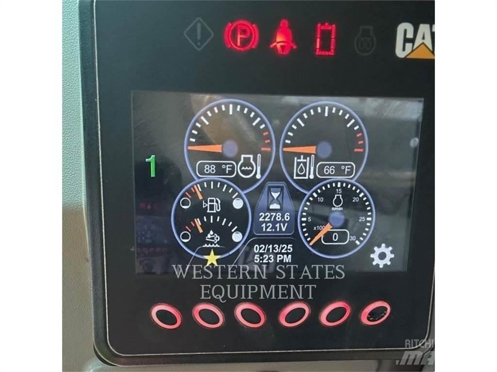 CAT 299D3 لوادر انزلاقية التوجيه