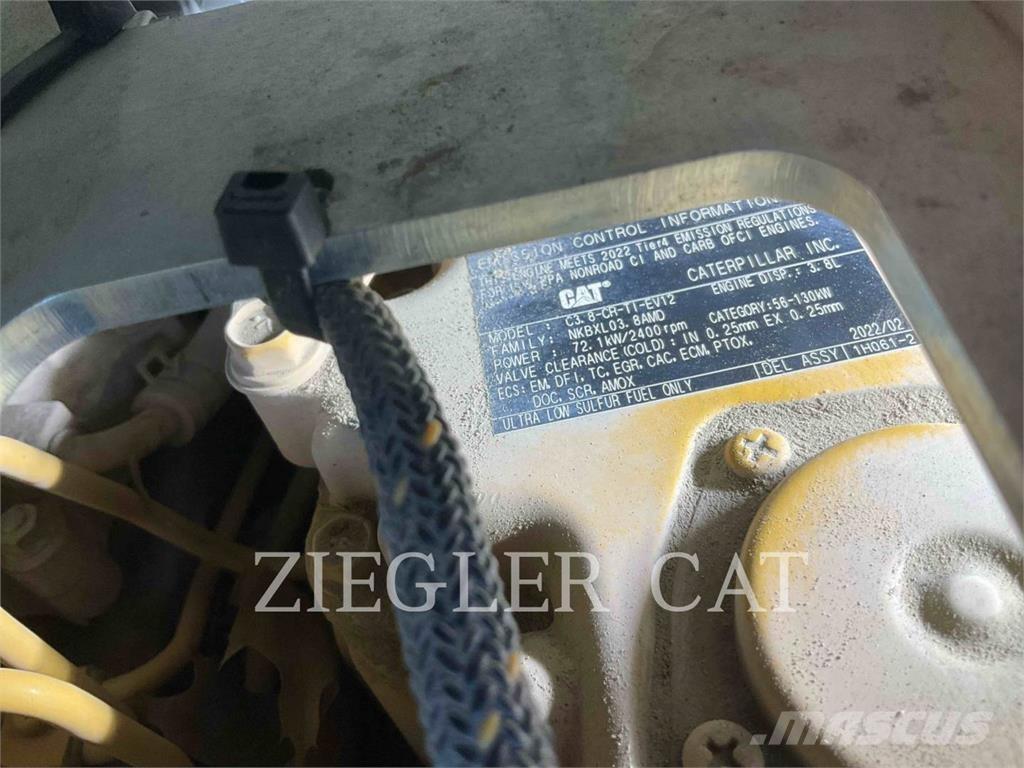 CAT 299D3 لوادر زحافة