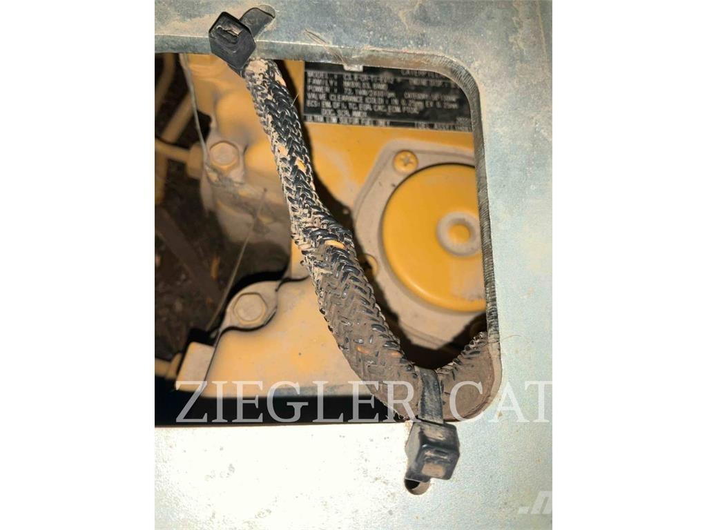 CAT 299D3 لوادر زحافة
