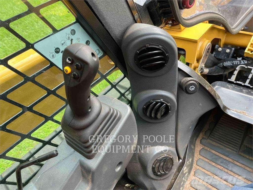 CAT 299D3 لوادر زحافة