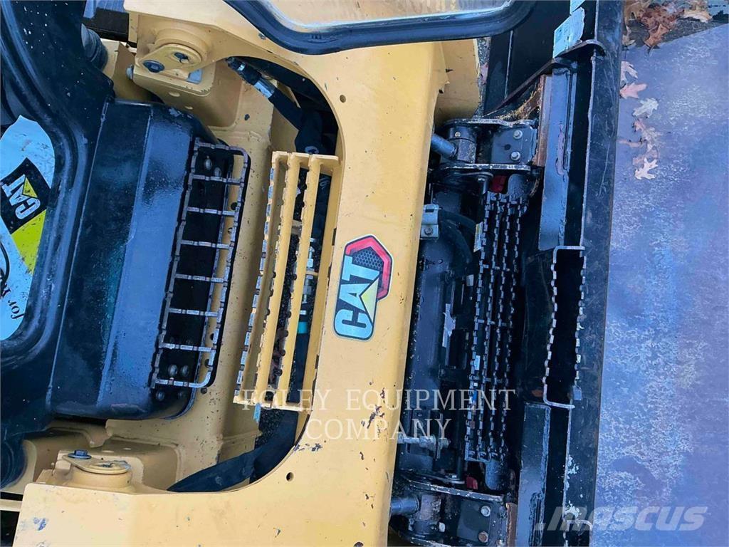 CAT 299D3 لوادر انزلاقية التوجيه