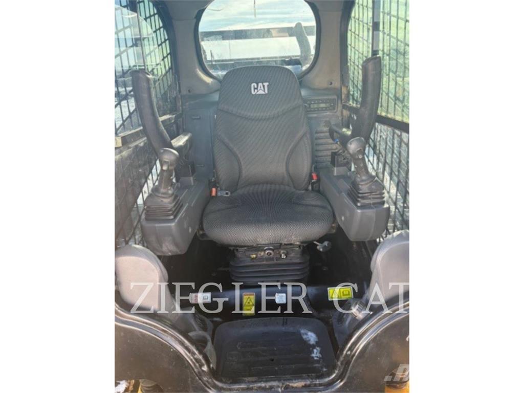 CAT 299D3 لوادر زحافة