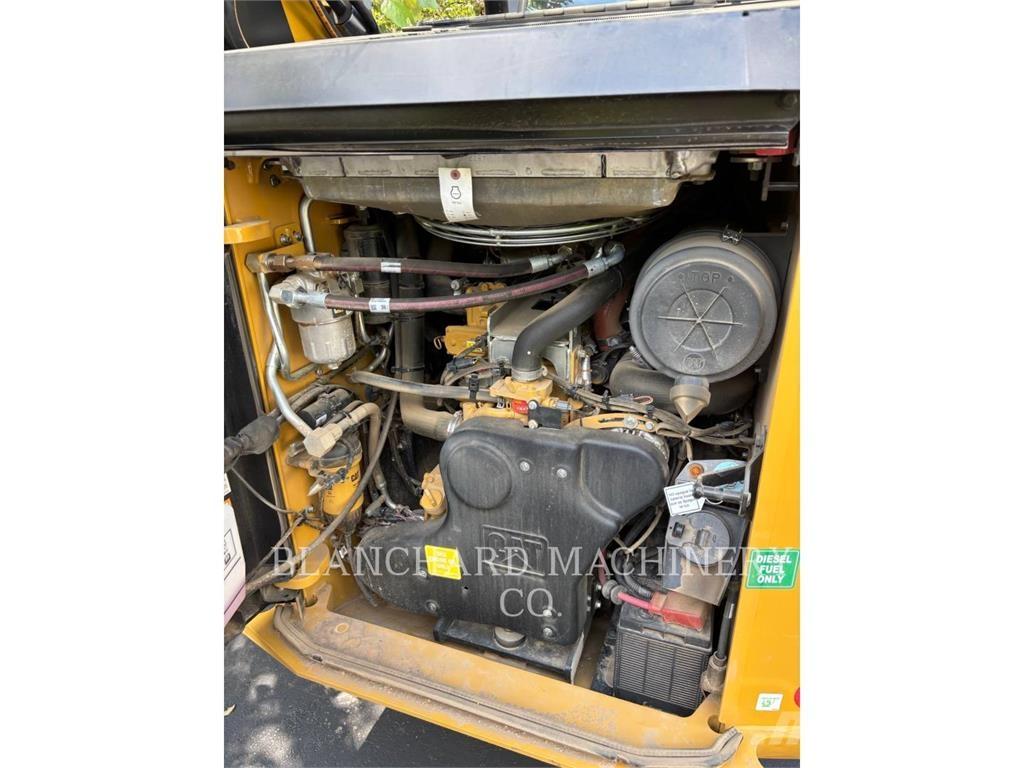 CAT 299D3 لوادر زحافة