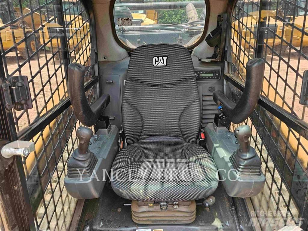CAT 299D3 XE لوادر انزلاقية التوجيه